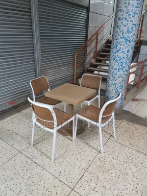 European Style Plastic Matted Table and Chairs Plastic Table and Chair