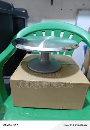 Aluminum Alloy Revolving Cake Decorating Turntable.
