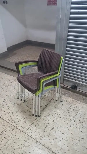 Aluminum Legs Matted Plastic Chairs Plastic Chairs for Restaurant/Bars