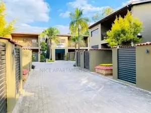 3bdrm Duplex in Muyenga, Central Division for rent