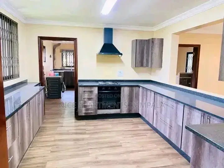 3bdrm Duplex in Muyenga, Central Division for rent
