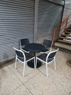 Bow Footed Plastic Table and Chairs Plastic Table and Chairs Set
