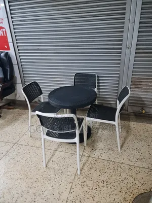 Quick Use Plastic Restaurant Table and Chairs Plastic Table and Chairs