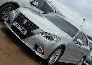 Toyota Crown 2016 Silver