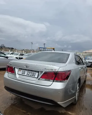 Toyota Crown 2016 Silver