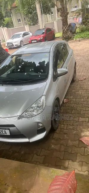 Toyota Aqua 2013 Silver