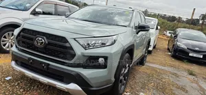 Toyota RAV4 2023 Green