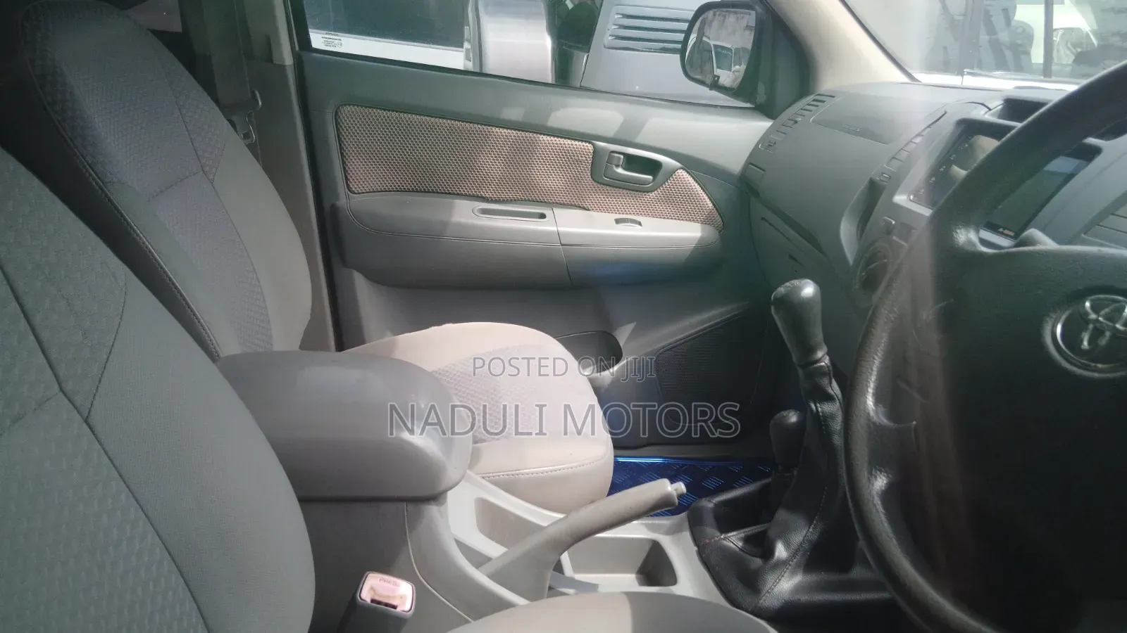 Toyota Hilux 2008 Silver