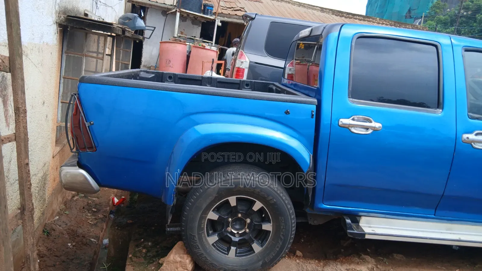 Isuzu D-MAX 2010 Blue