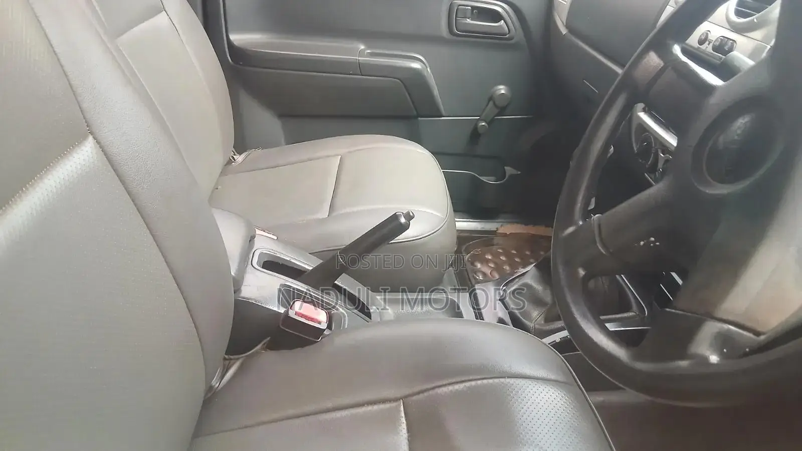 Isuzu D-MAX 2010 Blue