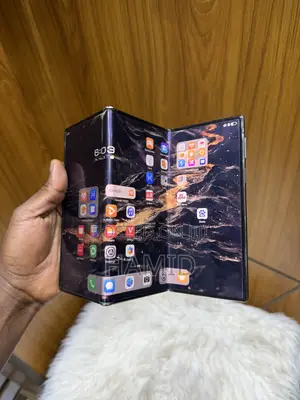 Huawei Mate XT Ultimate Design 1 TB Black