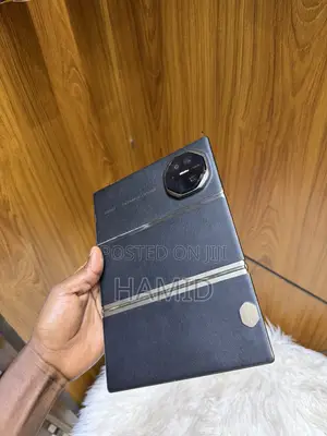 Huawei Mate XT Ultimate Design 1 TB Black