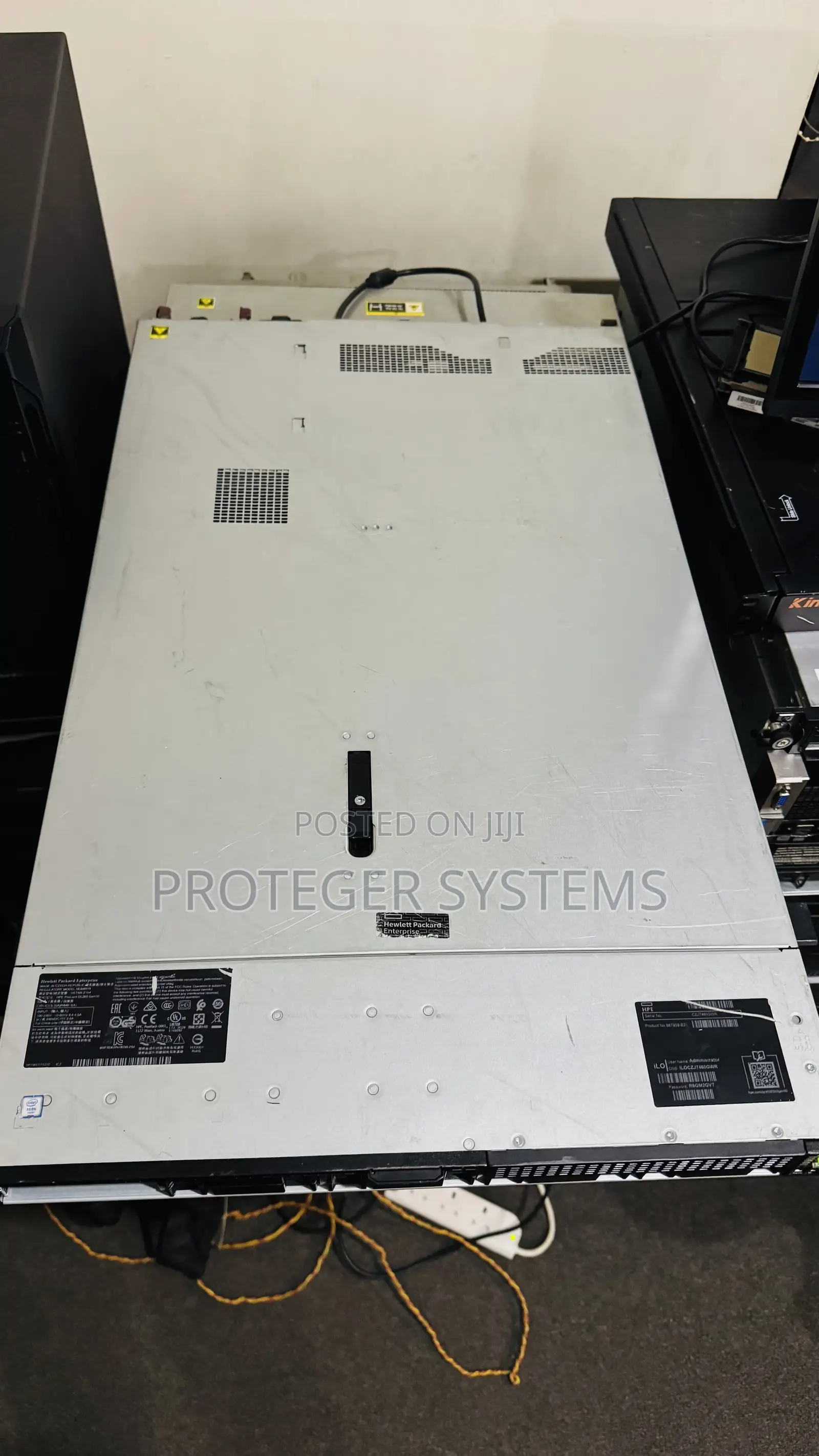 Server HP ProLiant DL360 Gen10 16GB Intel Xeon HDD 640GB