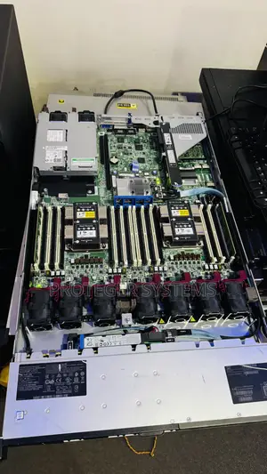 Server HP ProLiant DL360 Gen10 16GB Intel Xeon HDD 640GB
