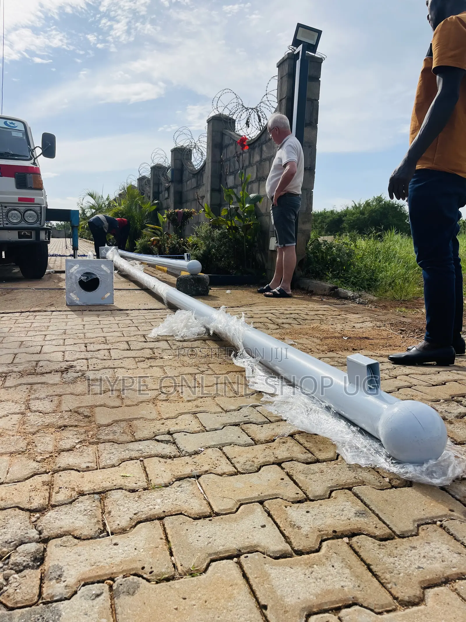 Bigger and Stronger Flag Poles With Pulleys
