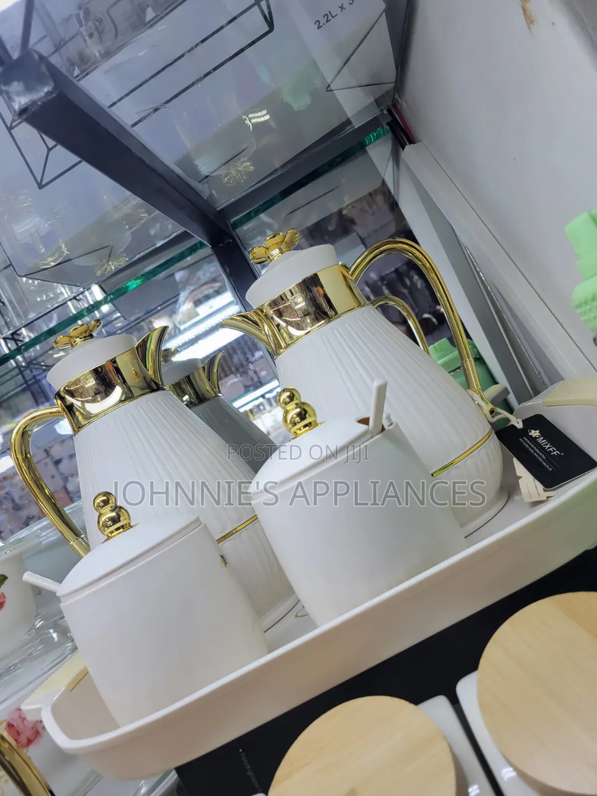 Luxury Vacuum Flask Set With Serving Tray – White Gold Edition