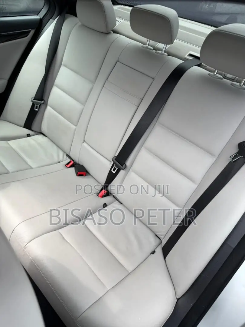 Mercedes-Benz C200 2014 Silver