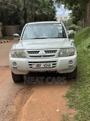 Mitsubishi Pajero 2005 White