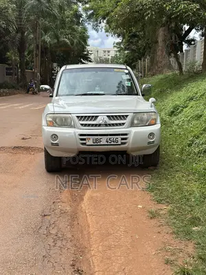 Mitsubishi Pajero 2005 White
