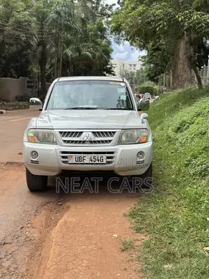 Mitsubishi Pajero 2005 White