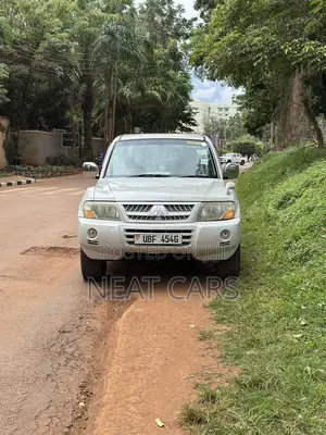 Mitsubishi Pajero 2005 White