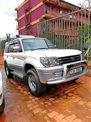 Toyota Land Cruiser Prado 2001 White