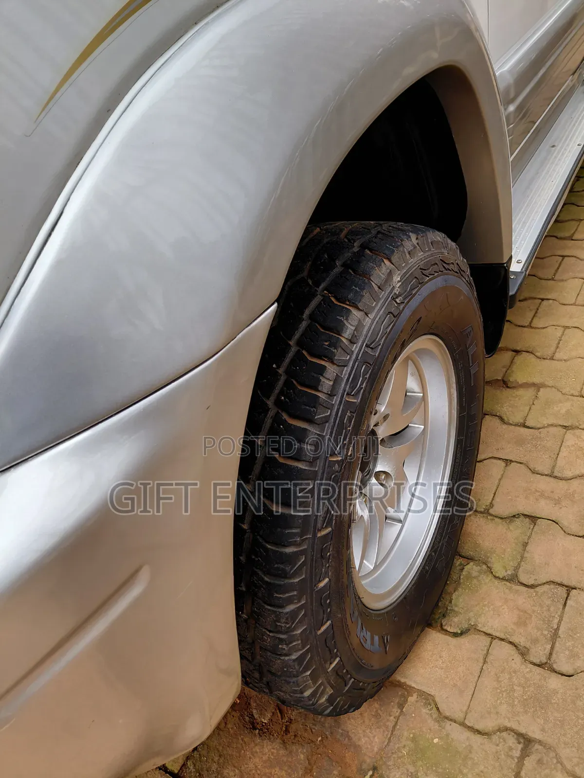 Toyota Land Cruiser Prado 2001 White