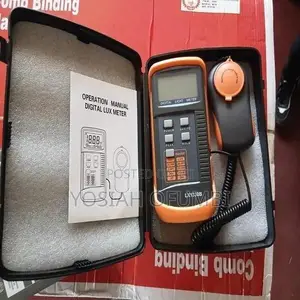 Digital Lux Meter Lx 1330b