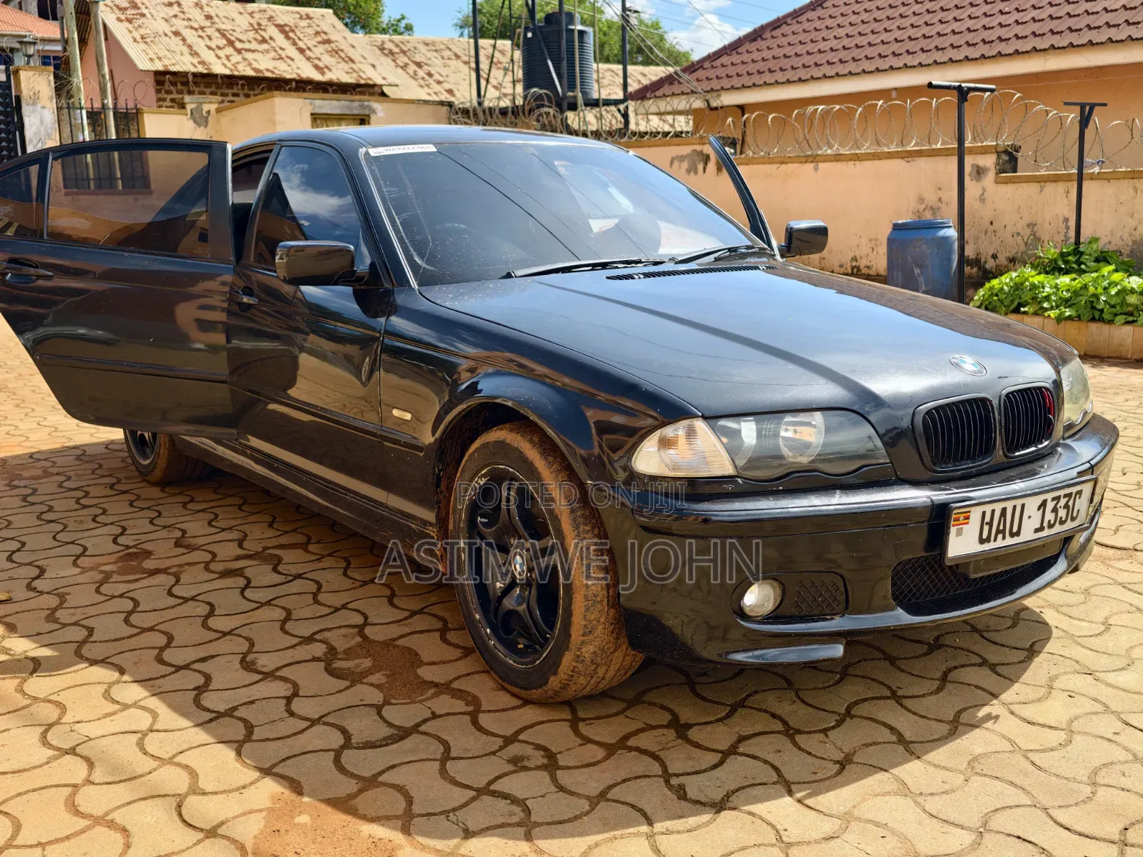 BMW 320i 2004 Black