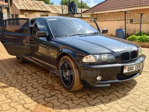 BMW 320i 2004 Black