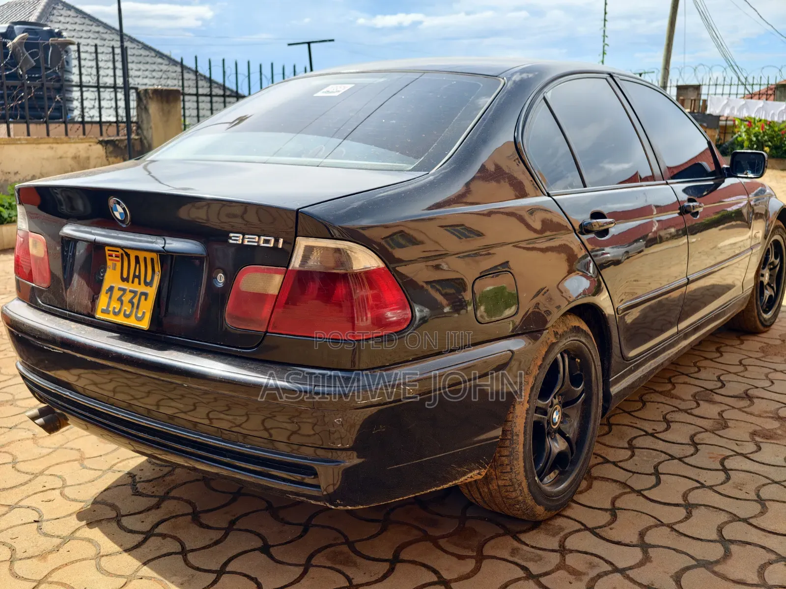 BMW 320i 2004 Black