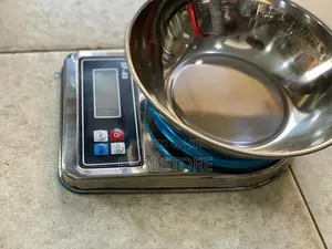 Digital Table Top Weighing Scale (Model Xf-03) With a 5kg Capacity.