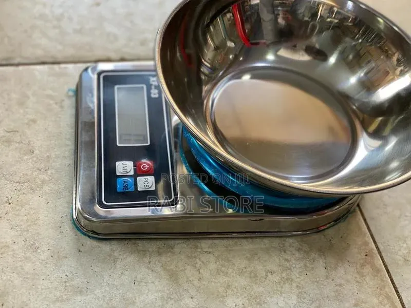 Digital Table Top Weighing Scale (Model Xf-03) With a 5kg Capacity.