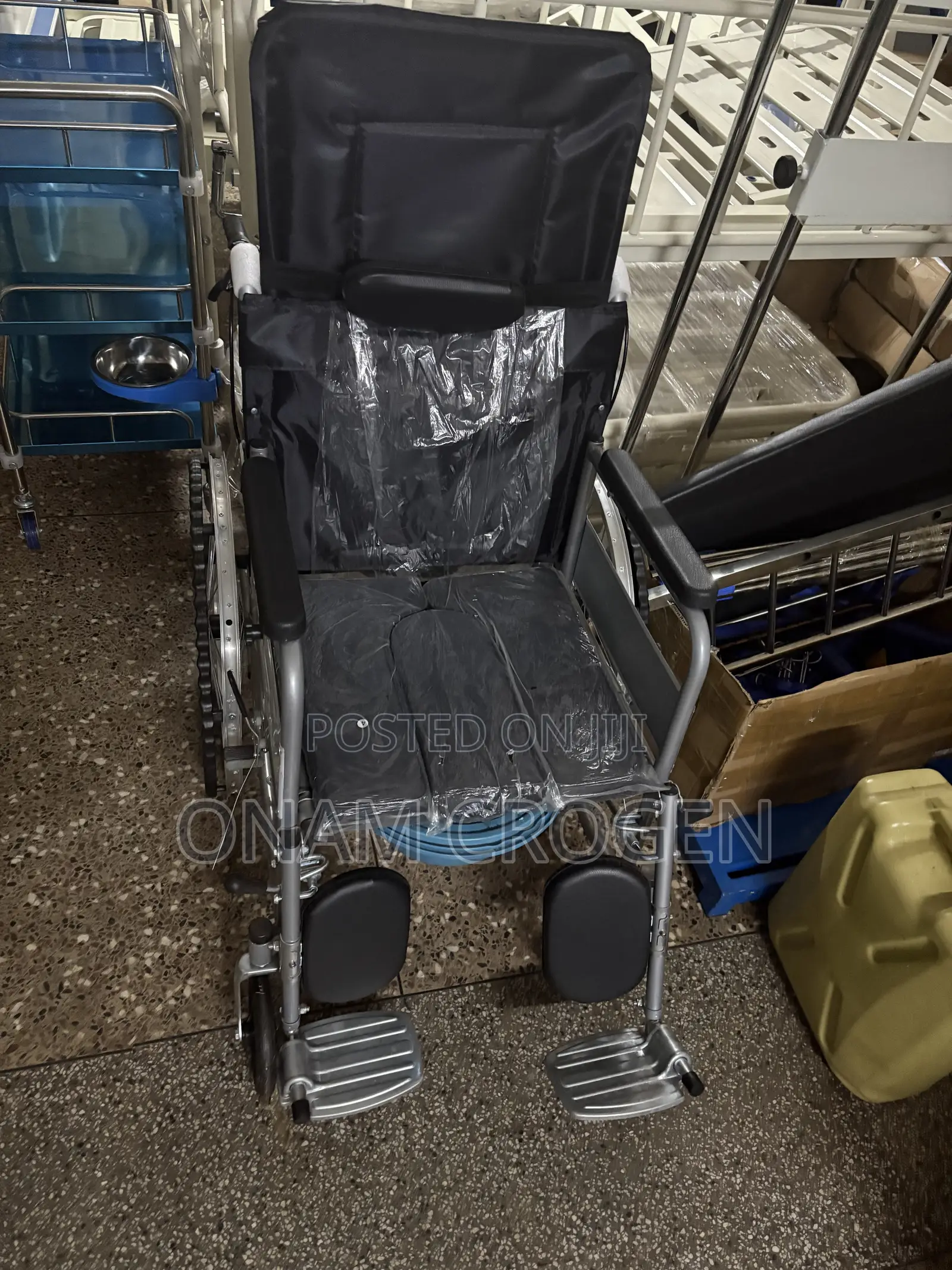 Commode Reclining Wheelchair Bx1
