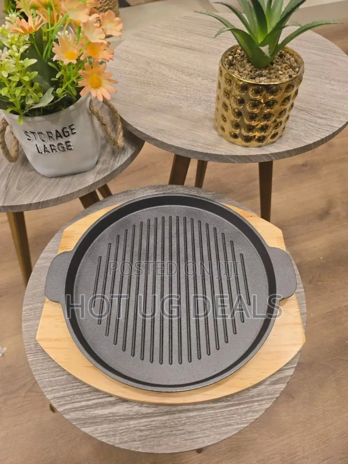 Cast Iron Round Grill Pans, Sizzling Plate With a Wooden Base