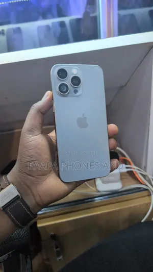 Apple iPhone 15 Pro Max 256 GB Gold