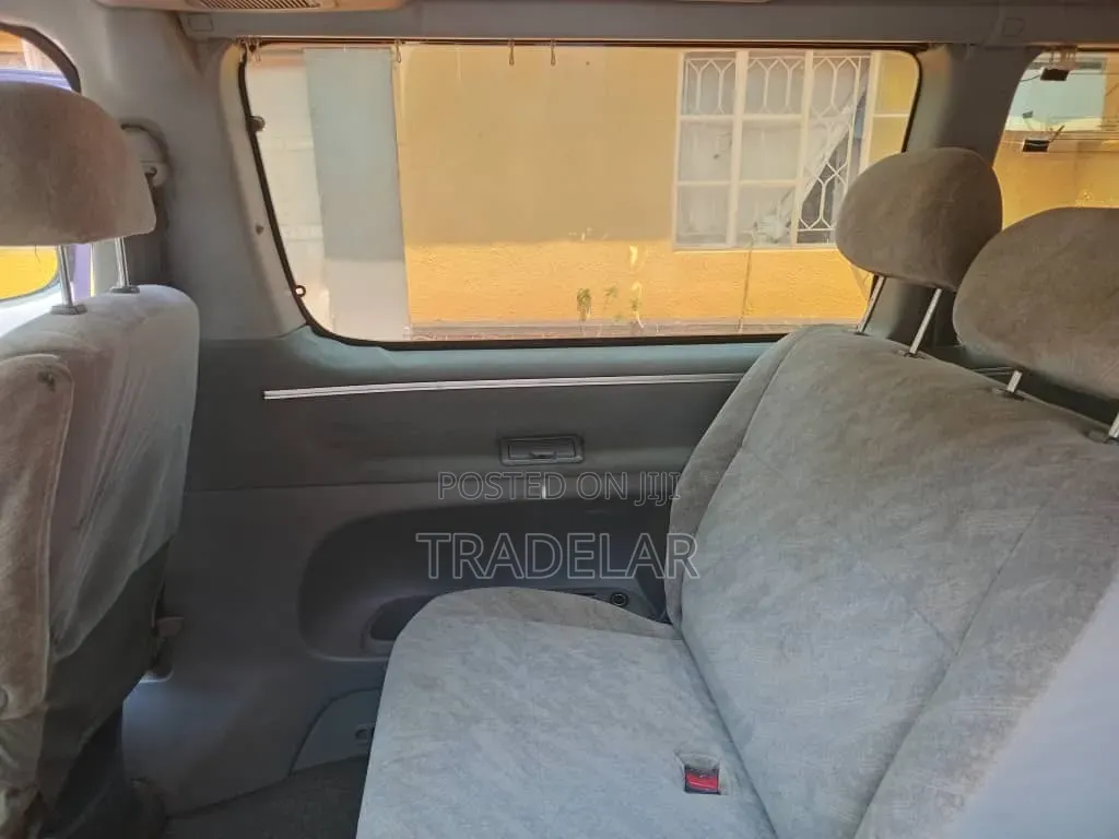Toyota HiAce 1997 Blue
