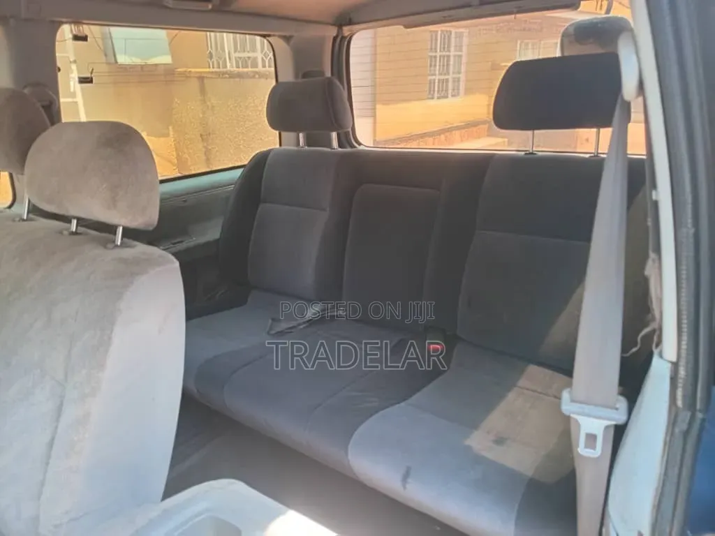 Toyota HiAce 1997 Blue