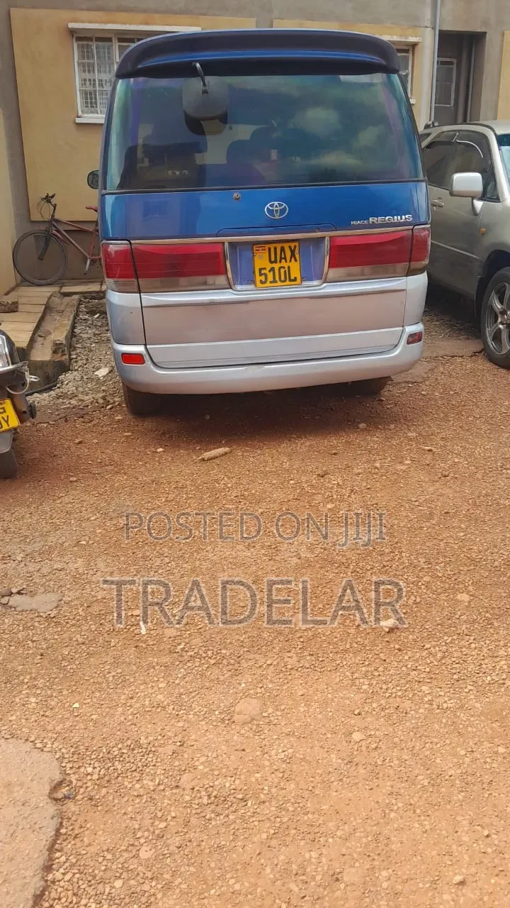 Toyota HiAce 1997 Blue