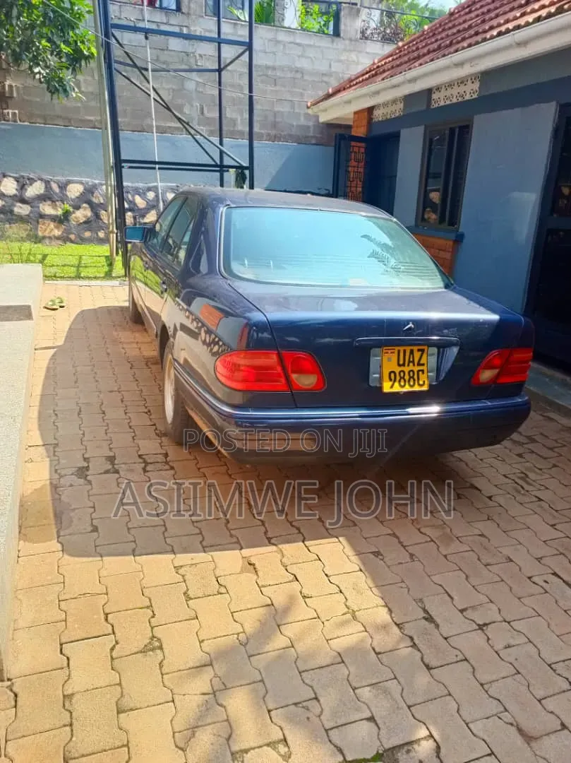 Mercedes-Benz E240 2002 Blue