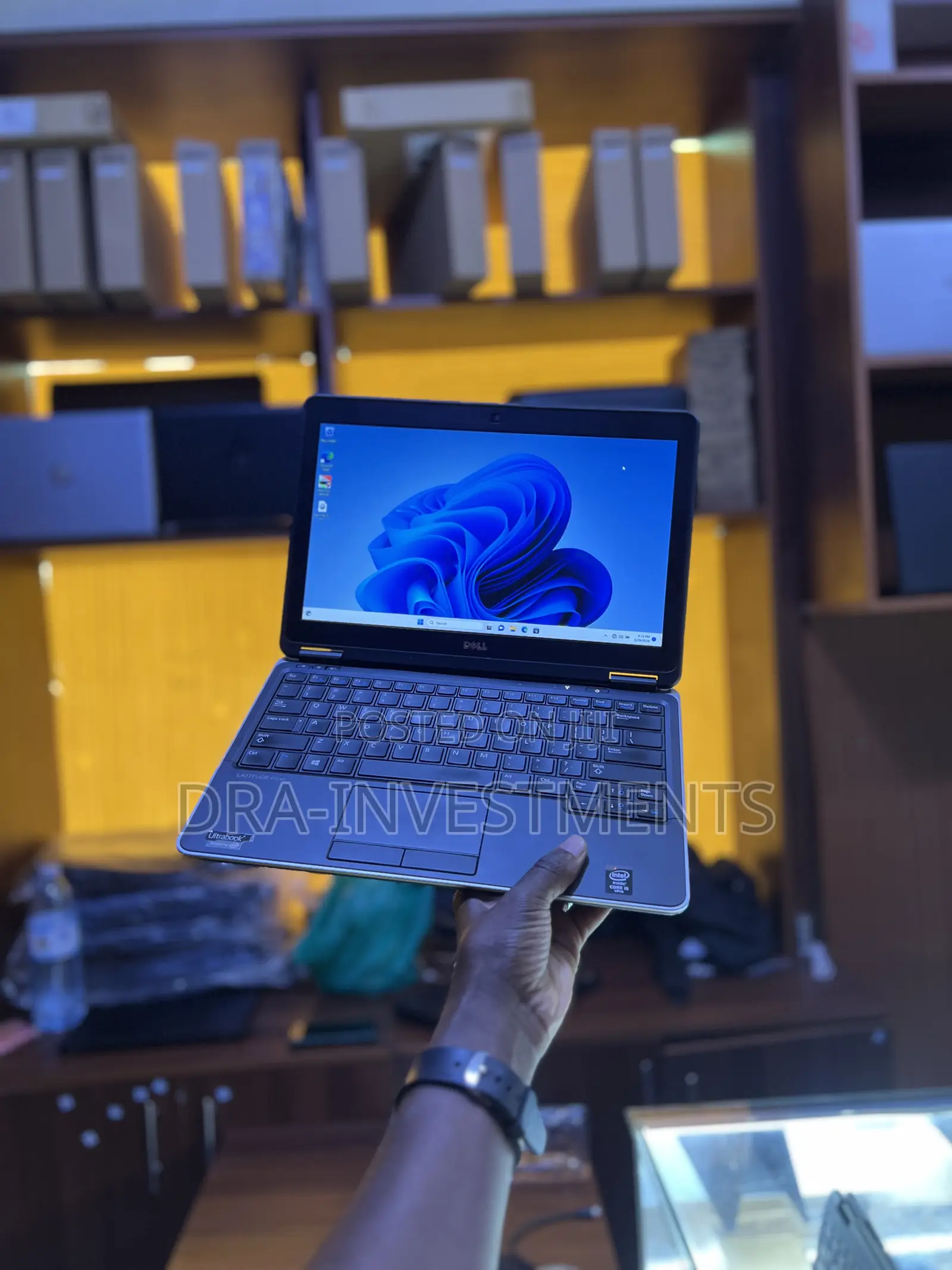 Laptop Dell Latitude E7240 4GB Intel Core i5 HDD+SSD 500GB