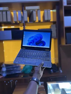 Laptop Dell Latitude E7240 4GB Intel Core i5 HDD+SSD 500GB