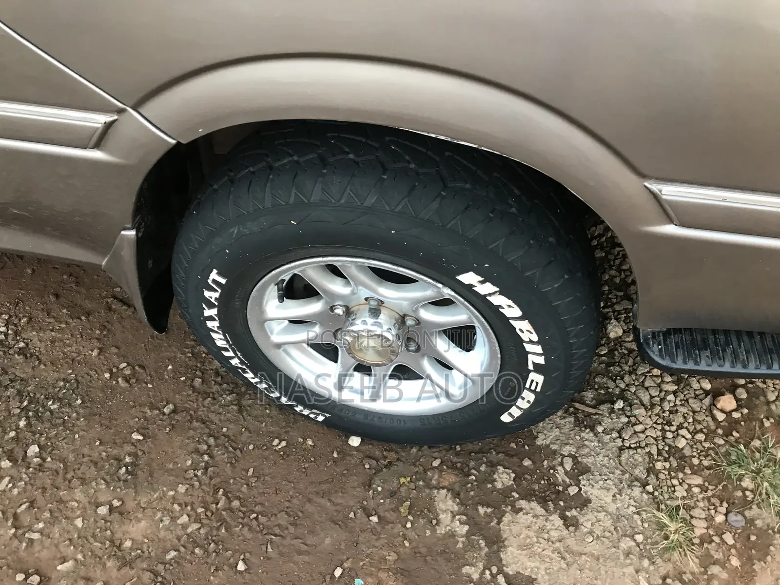 Toyota HiAce 2000 Grey