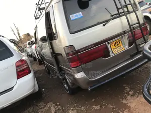 Toyota HiAce 2000 Grey