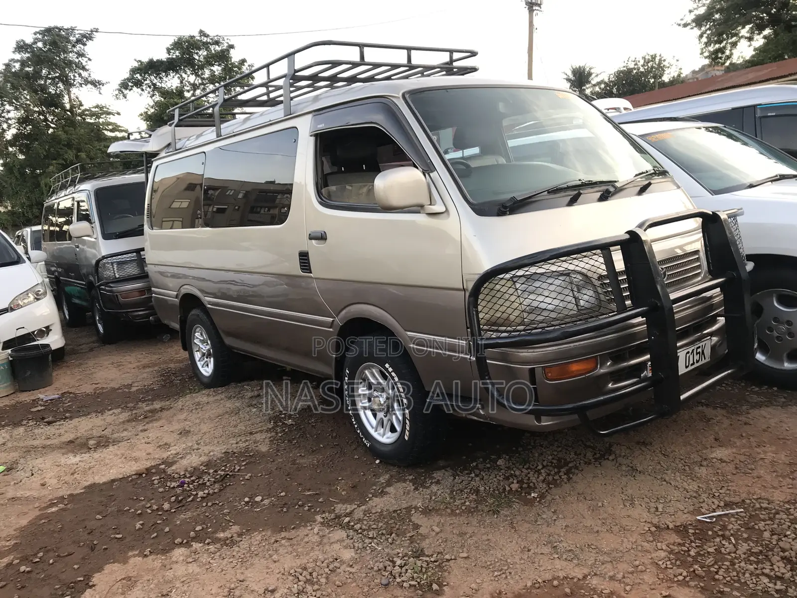 Toyota HiAce 2000 Grey