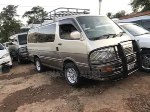 Toyota HiAce 2000 Grey