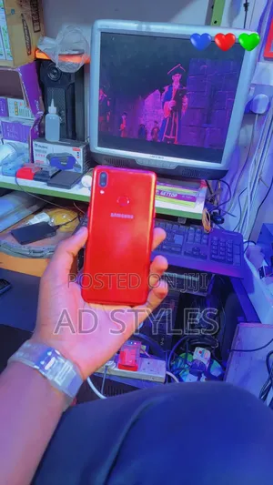 Samsung A10 32 GB Red
