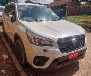 Subaru Forester Base AWD 2019 White