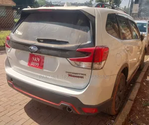 Subaru Forester Base AWD 2019 White