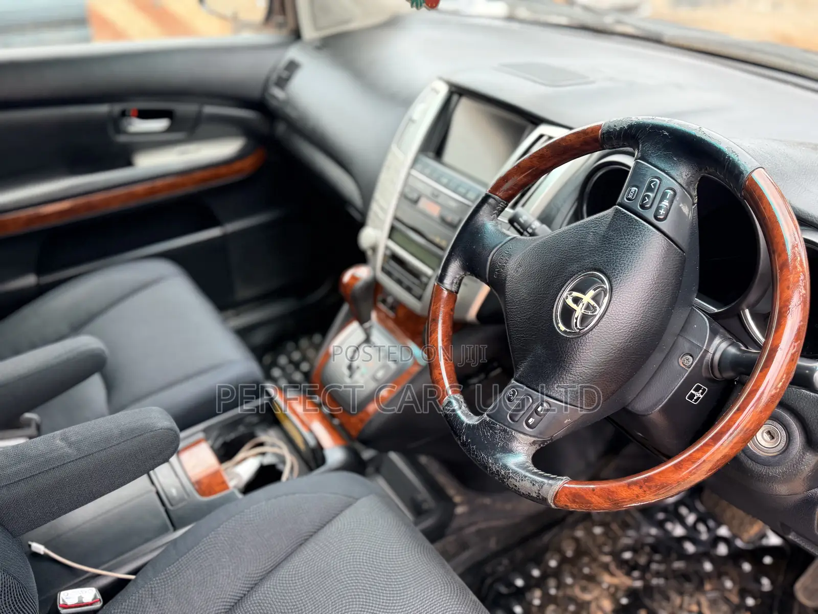 Toyota Harrier 2.4 2009 Maroon